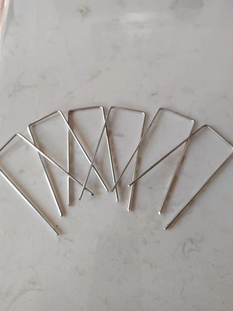 U-Shaped Garden Staples